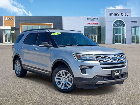 Used 2019 Ford Explorer XLT AWD/4WD image 1