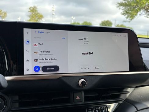 Used 2024 Toyota Crown Limited image 20