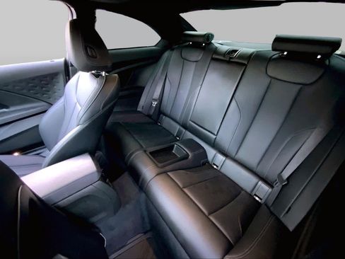 Used 2023 BMW 230i Coupe w/ M Sport Package RWD image 18