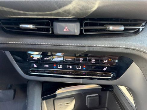 Used 2023 Buick Envision Essence FWD image 15