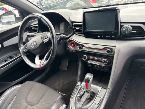 Used 2019 Hyundai Veloster 2.0 Premium FWD image 12