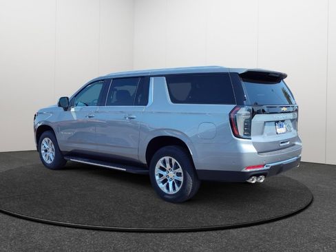 New 2025 Chevrolet Suburban Premier image 4