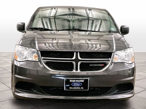 Used 2019 Dodge Grand Caravan SE image 3