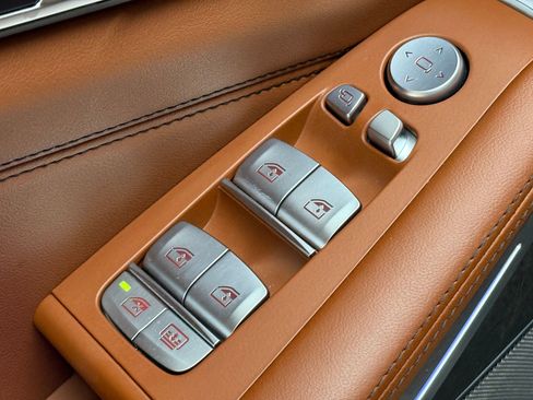 Used 2024 BMW X7 xDrive40i image 26