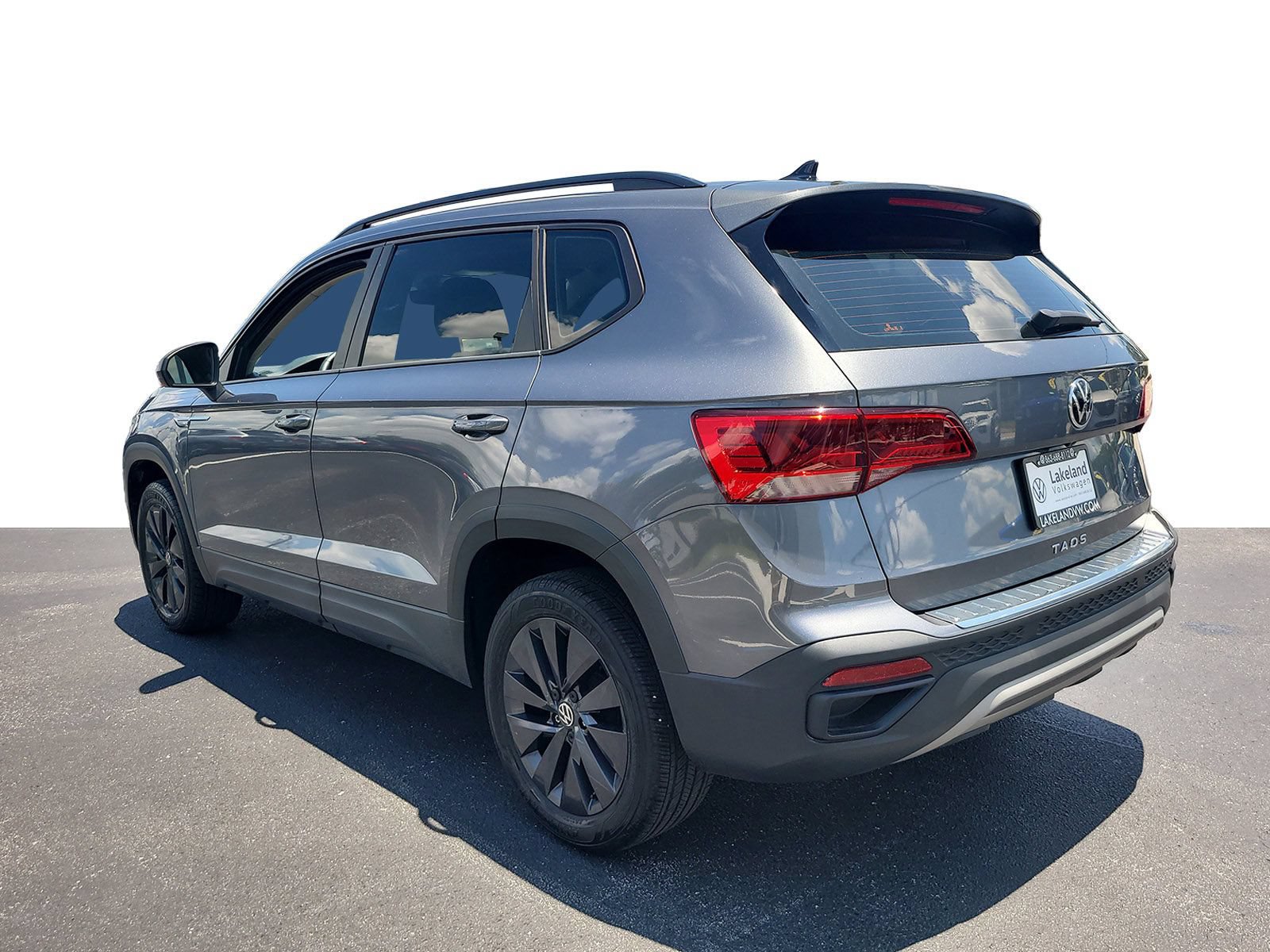 Used 2023 Volkswagen Taos S w/ Driver Assistance Package FWD image 4
