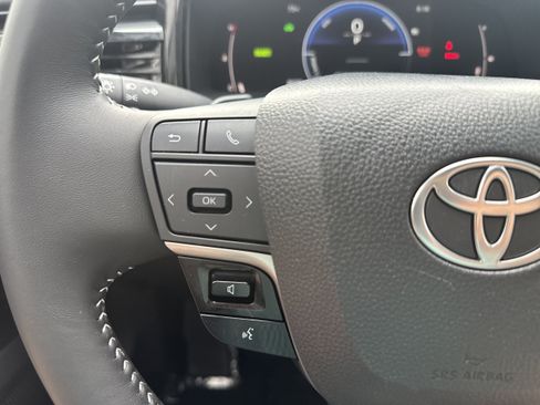 Used 2025 Toyota Camry SE FWD image 20