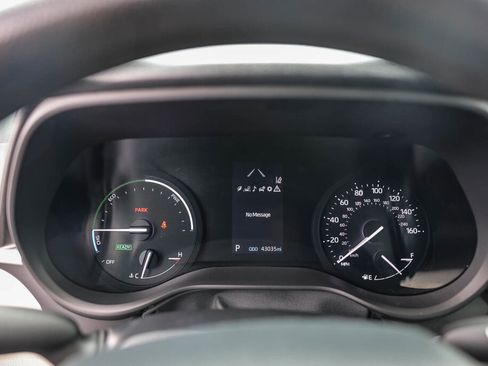 Certified 2024 Toyota Sienna LE FWD image 13