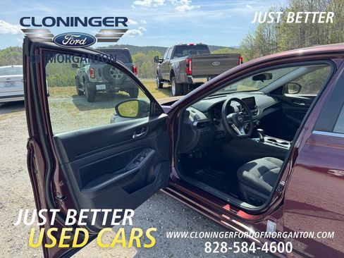 Used 2025 Nissan Altima 2.5 SV image 11