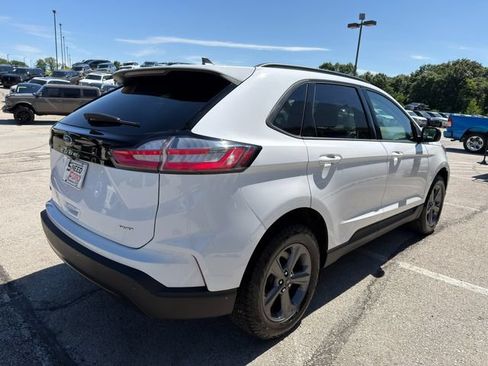 Used 2024 Ford Edge SEL w/ Sport Appearance Package AWD/4WD image 7