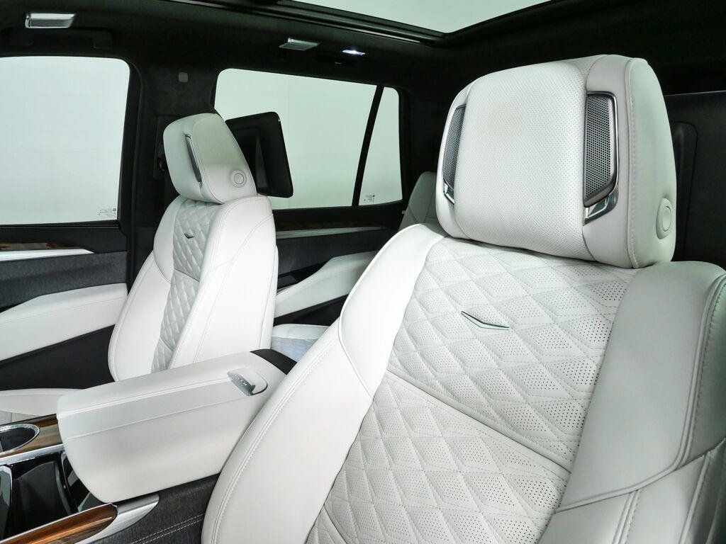 Used 2026 Cadillac Escalade Platinum Sport w/ LPO, ONYX Package AWD/4WD image 5