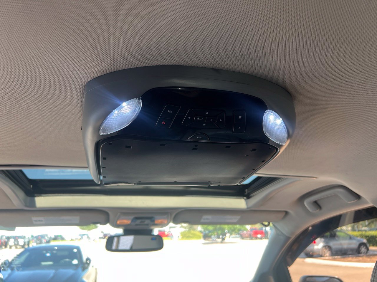 Used 2018 Toyota Sienna XLE w/ XLE Navigation Package FWD image 15