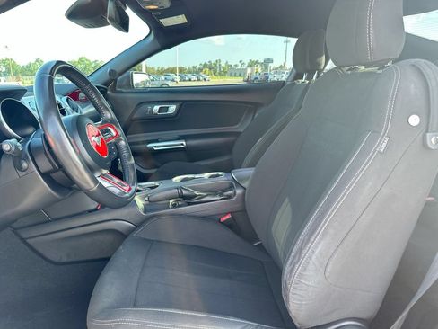 Used 2022 Ford Mustang GT RWD image 7