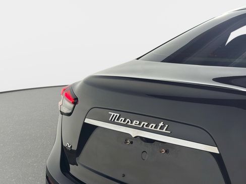 Used 2022 Maserati Ghibli Modena Q4 AWD/4WD image 16