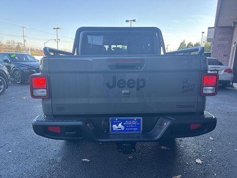 Used 2020 Jeep Gladiator Sport w/ Quick Order Package 24S image 5