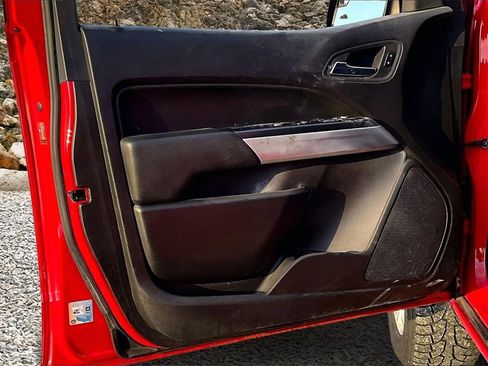 Used 2016 Chevrolet Colorado LT w/ LT Convenience Package image 20