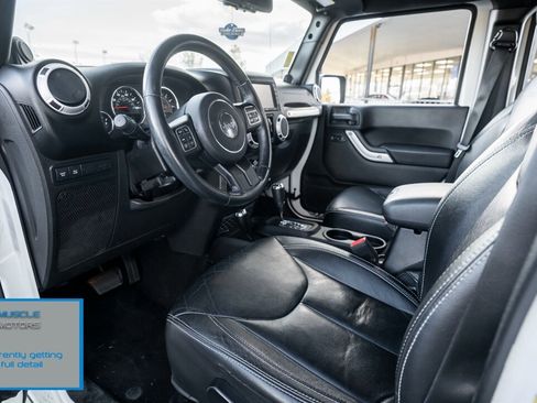 Used 2014 Jeep Wrangler Unlimited Rubicon w/ Connectivity Group image 12