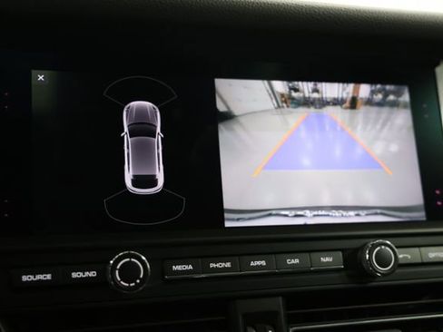 Used 2020 Porsche Macan image 28