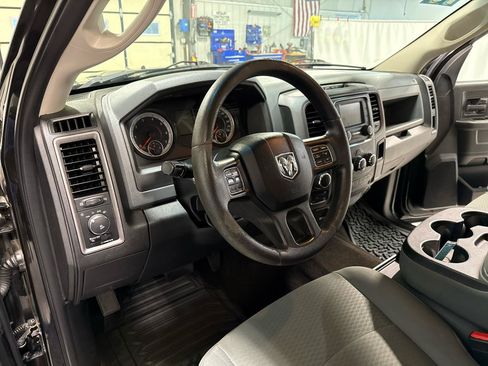 Used 2017 RAM 1500 Express w/ Black Ram 1500 Express Group AWD/4WD image 10