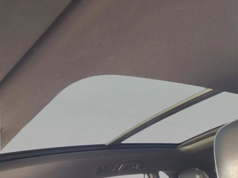 Used 2022 Volkswagen Atlas Cross Sport SE w/ Panoramic Sunroof Package image 16