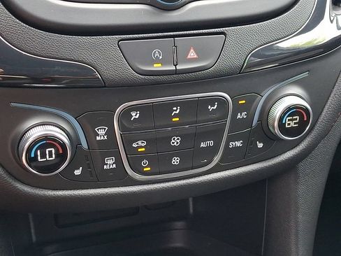 Used 2023 Chevrolet Equinox RS FWD image 19
