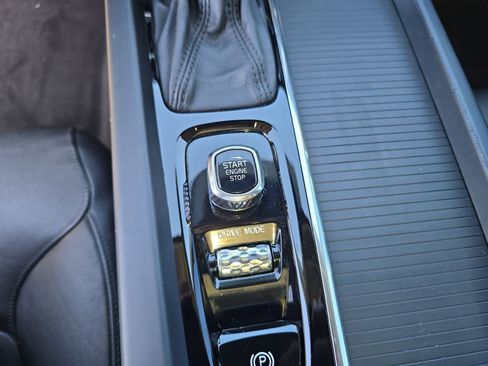 Used 2019 Volvo S60 T5 Momentum w/ Premium Package image 25