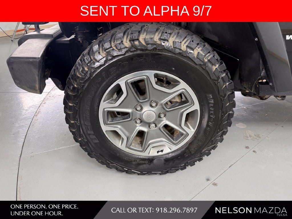 Used 2014 Jeep Wrangler Unlimited Rubicon w/ Connectivity Group AWD/4WD image 11