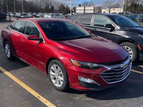 Used 2025 Chevrolet Malibu LT image 4