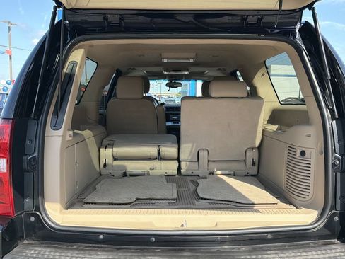 Used 2012 Chevrolet Suburban LTZ RWD image 28