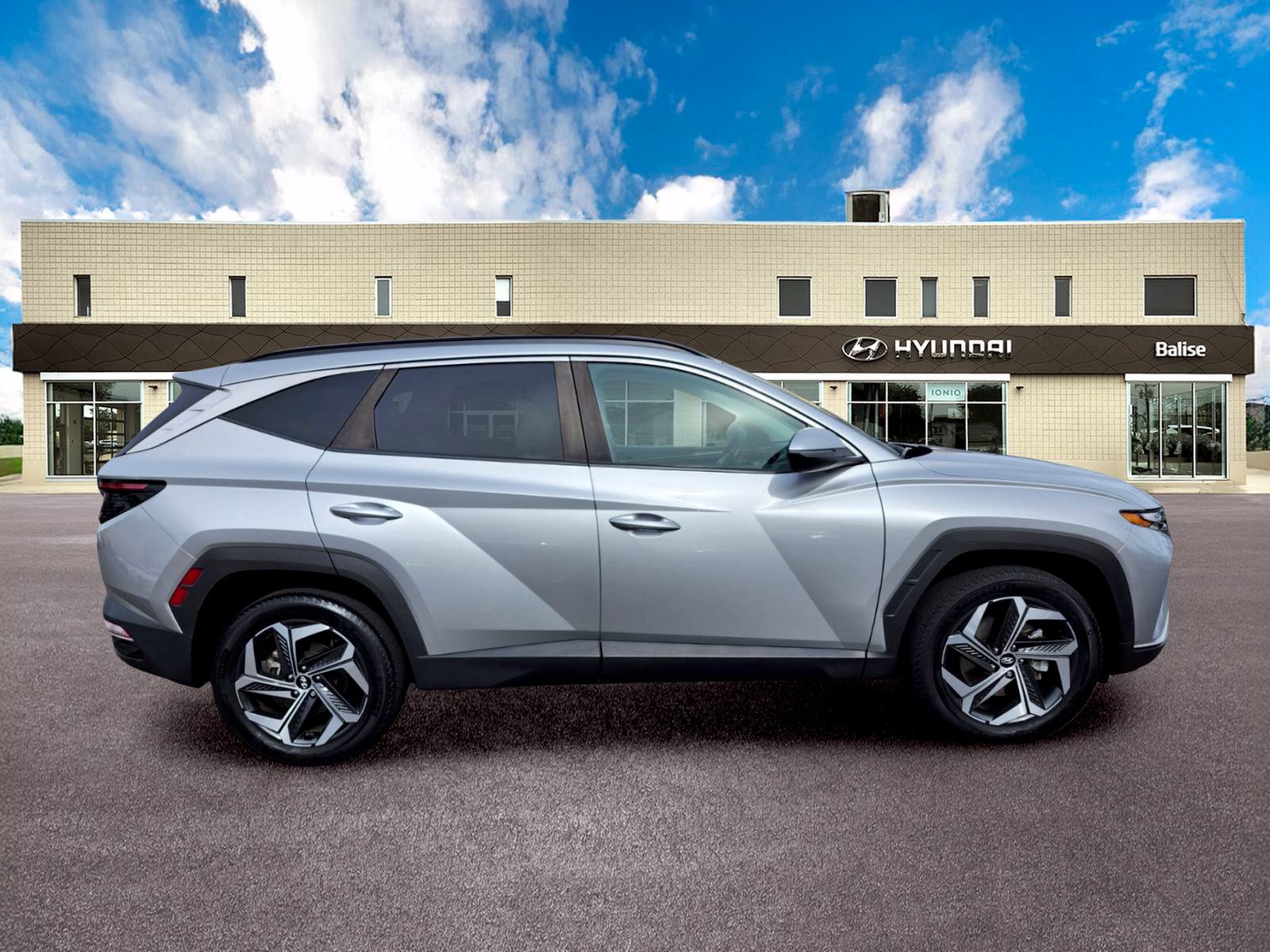 Used 2024 Hyundai Tucson SEL w/ Convenience Package AWD/4WD image 2