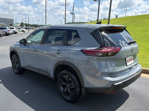 New 2026 Nissan Rogue SV w/ Cold Weather Package FWD image 4