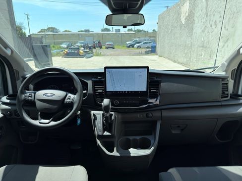 Used 2023 Ford Transit 350 XLT image 9