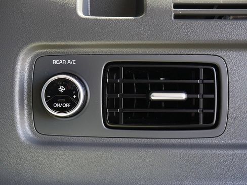Used 2025 Hyundai Santa Fe SEL AWD/4WD image 49