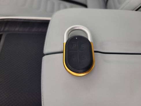 Used 2023 Rivian R1T Adventure image 29