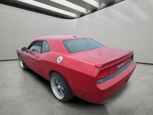 Used 2012 Dodge Challenger R/T image 2