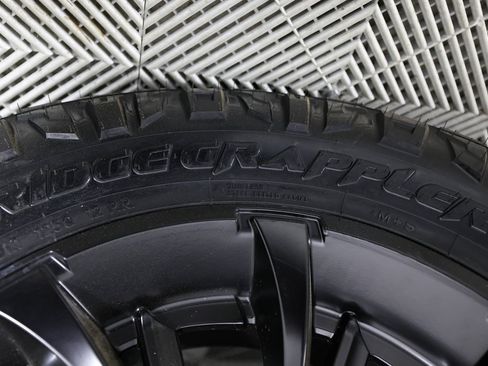 Used 2026 Chevrolet Suburban Z71 w/ Comfort Package image 51