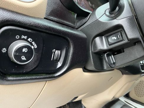 Used 2022 RAM 3500 Big Horn w/ Level C Equiment Group image 22