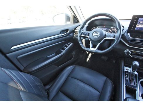 Used 2024 Nissan Altima 2.5 SR w/ SR Premium Package image 11