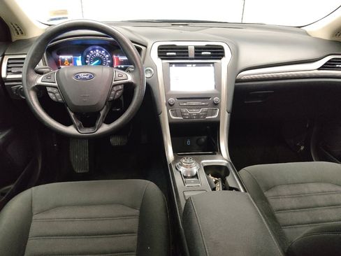 Used 2018 Ford Fusion SE w/ Fusion SE Technology Package image 22