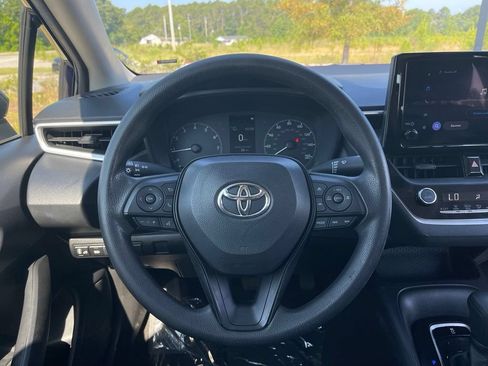 Used 2023 Toyota Corolla LE FWD image 23
