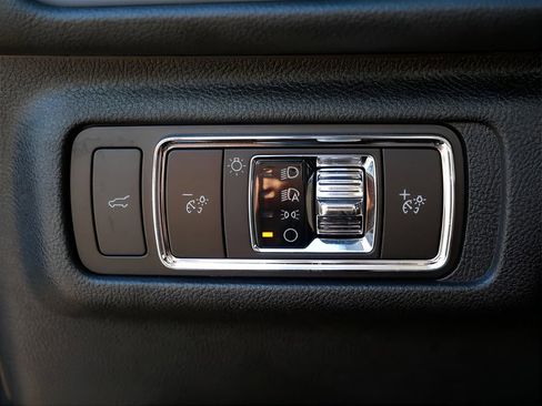 Used 2023 Lincoln Corsair Reserve w/ Equipment Group 201A image 20