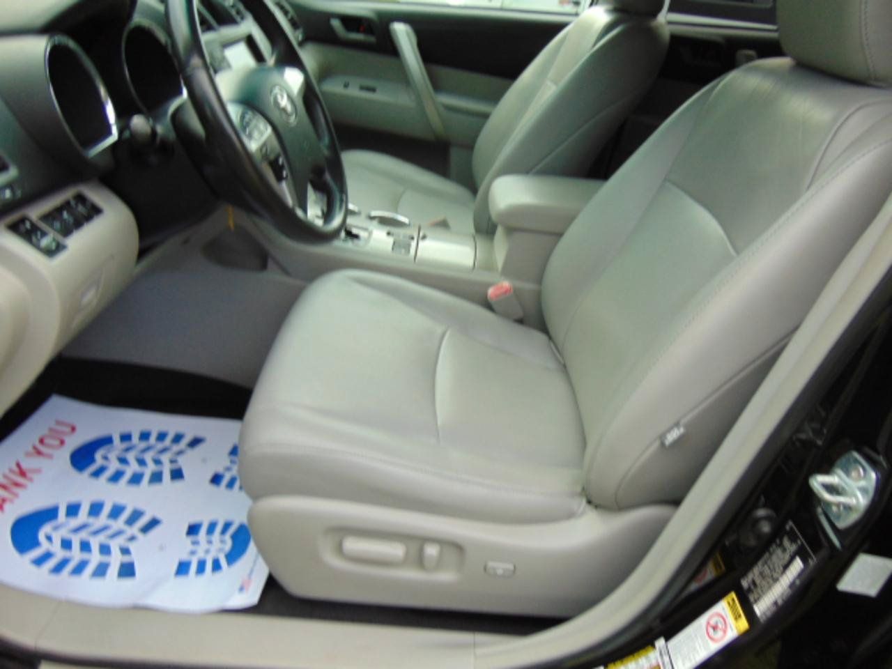 Used 2012 Toyota Highlander SE w/ Tow Pkg AWD/4WD image 6