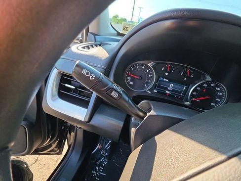 Used 2023 GMC Terrain SLE w/ Driver Convenience Package AWD/4WD image 12