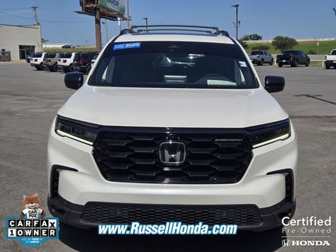 Certified 2025 Honda Pilot Black Edition image 15