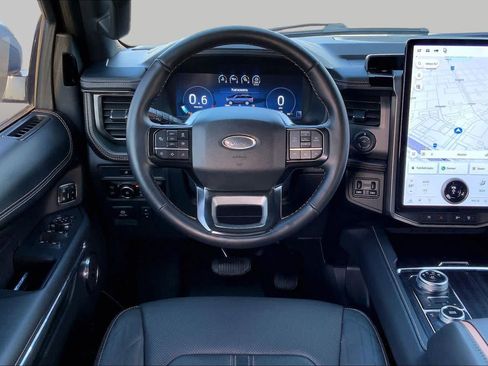Used 2023 Ford Expedition Max Platinum AWD/4WD image 6