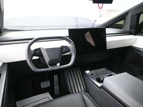 Used 2024 Tesla Cybertruck AWD Crew Cab image 26