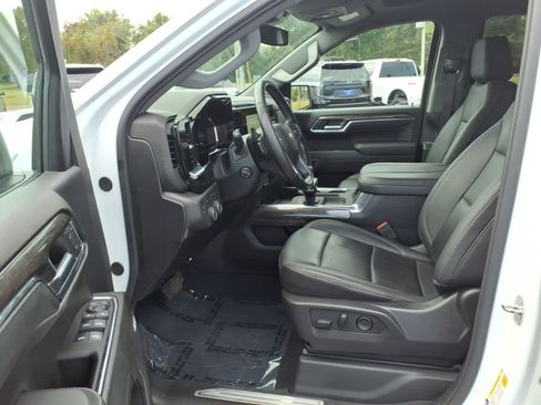 Used 2024 Chevrolet Silverado 1500 LTZ AWD/4WD image 10