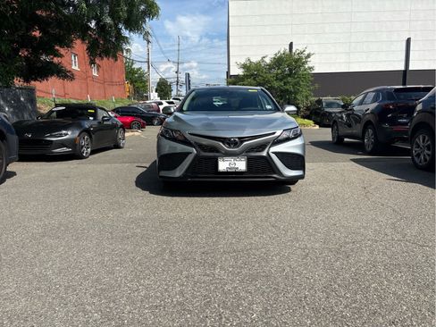 Used 2023 Toyota Camry SE w/ Convenience Package FWD image 2