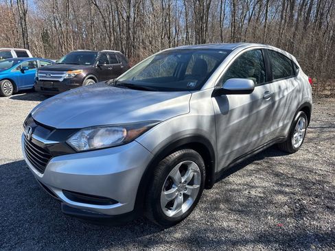 Used 2016 Honda HR-V LX image 3