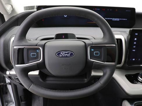 Used 2025 Ford Expedition Max Active AWD/4WD image 18