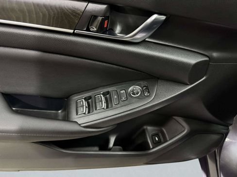Used 2020 Honda Accord EX image 23